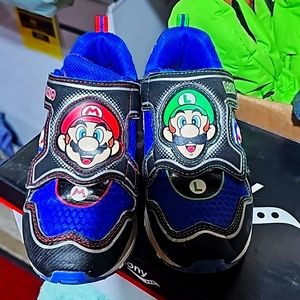 Mario/Luigi light up shoes kids size 1